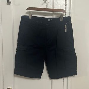 NWT Gap Men’s Navy Cargo shorts